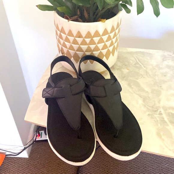 NATURALIZER Premium Lincoln black Leather Sandals - Picture 1 of 4